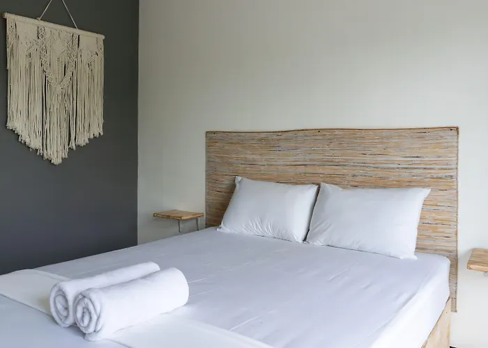 Uluwatu Surf Paradise By Pertama *
