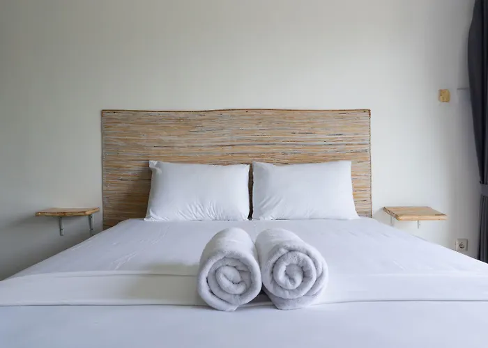 Uluwatu Surf Paradise By Pertama