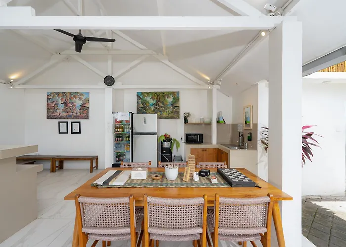 Hostel Uluwatu Surf Paradise By Pertama
