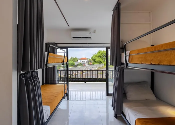 Hostel Uluwatu Surf Paradise By Pertama *
